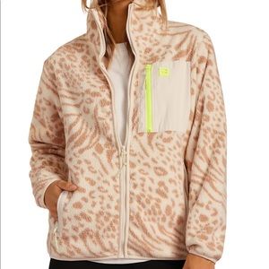 NWOT Women’s Billabong Switchback Leopard Fleece (Size Large)